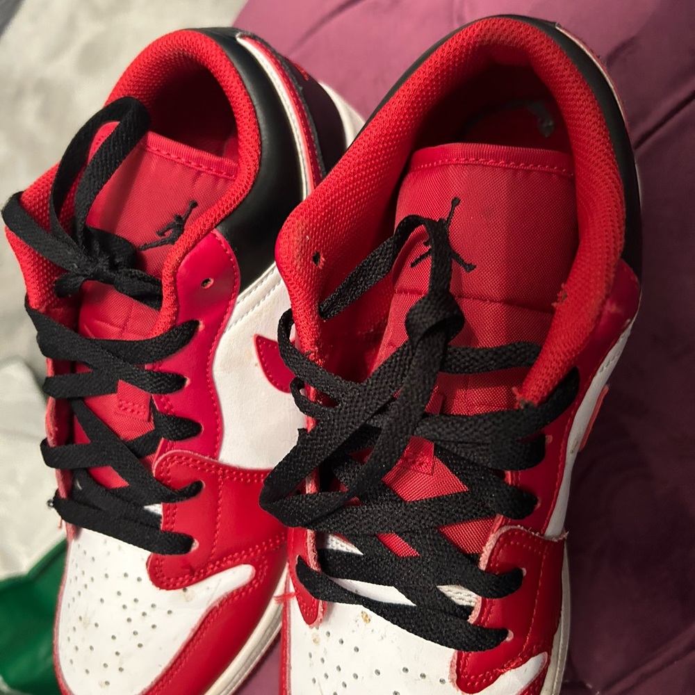 Nike Kids & women’s 9 Sneakers Red and White